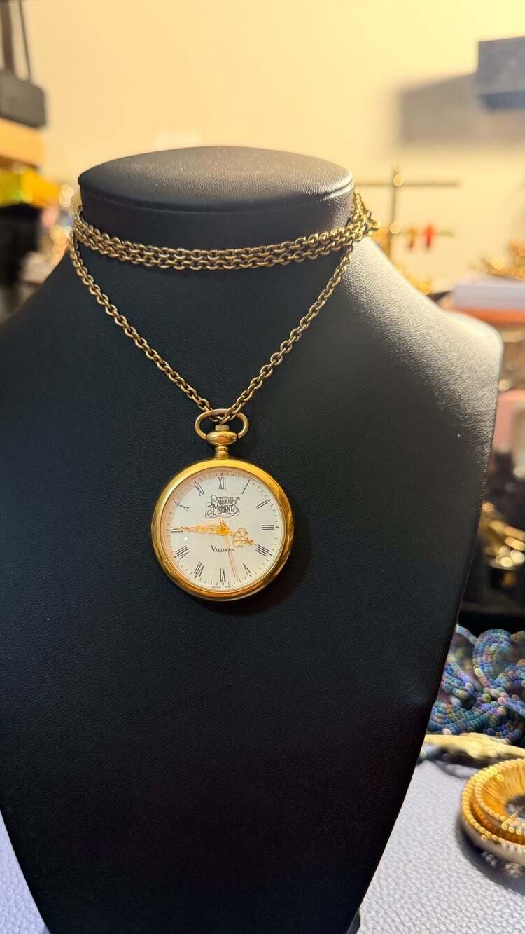 Precious Moments Valdawn Gold Tone Pendant Necklace Watch Love One Another